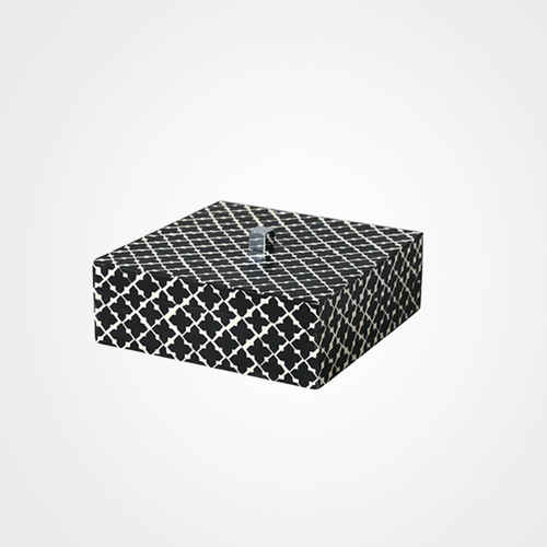 Black & White Box