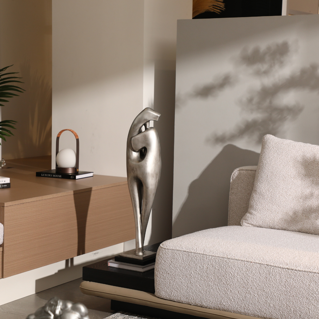 Double Embrace Décor