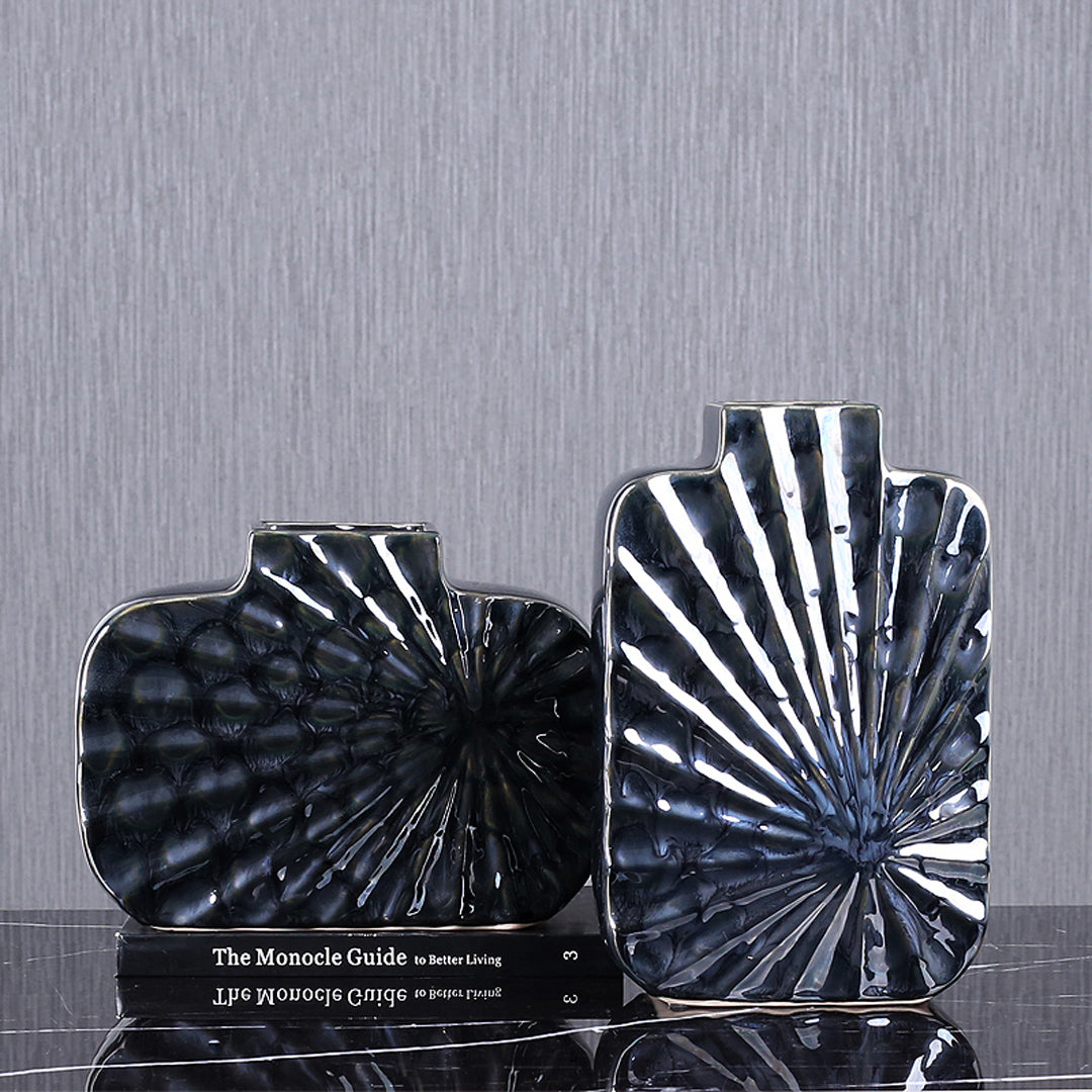 LA-2006 Black Vase