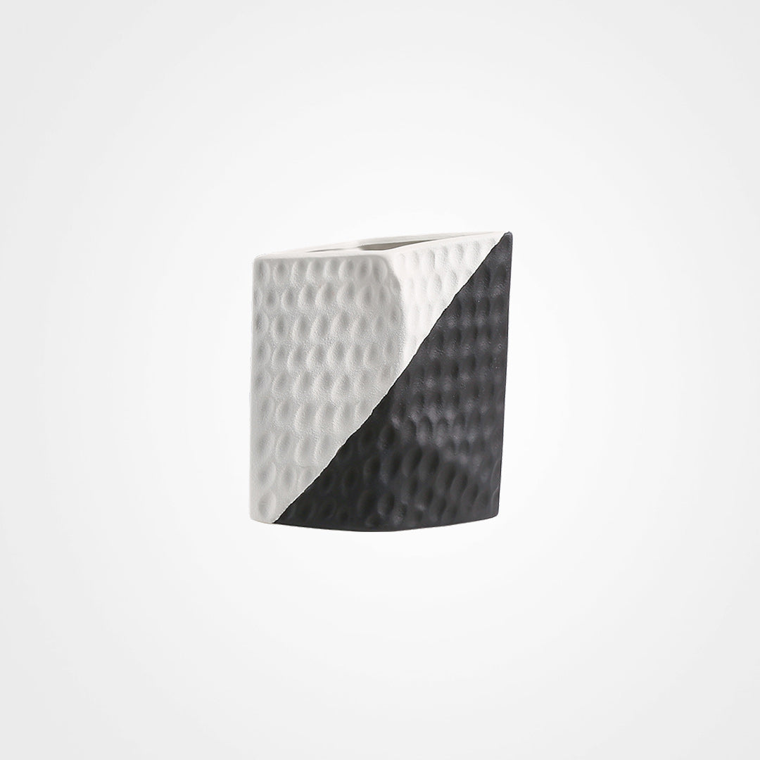 LA-23044 Black and White Vase