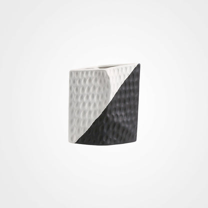LA-23044 Black and White Vase